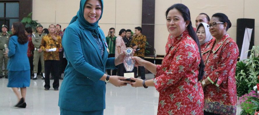 TP PKK OKU SELATAN PEMENANG PERTAMA PENGHARGAAN MANDALA KARYA KENCANA MENGALAHKAN 6 PROVINSI KABUPATEN KOTA YG MASUK DALAM NOMINASI