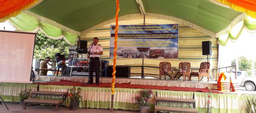 BALAI PENGELOLA TRANSPORTASI DARAT WILAYAH VII PROVINSI SUMATERA SELATAN DAN BANGKA BELITUNG GELAR SOSIALISASI AKSI KESELAMATAN ANGKUTAN SUNGAI DAN DANAU DI DERMAGA DANAU RANAU BANDING AGUNG