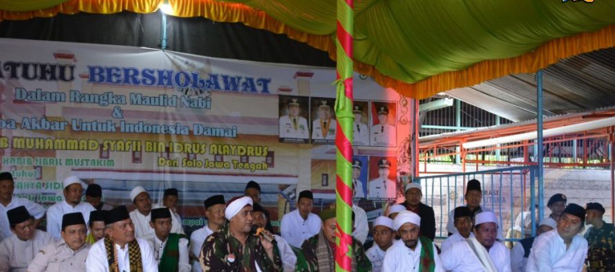 SIPATUHU BERSHALAWAT DALAM RANGKA MAULID NABI MUHAMMAD SAW DAN DOA AKBAR INDONESIA DAMAI