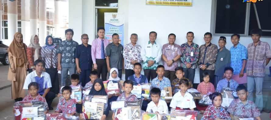 BAZNAS OKU SELATAN BERIKAN BANTUAN PERLENGKAPAN SEKOLAH KEPADA 52 SISWA/SISWI KURANG MAMPU