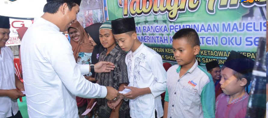 BUPATI HADIRI TABLIGH AKBAR DALAM RANGKA PEMBINAAN MAJELIS TAKLIM PEMKAB OKU SELATAN DI KECAMATAN MEKAKAU ILIR