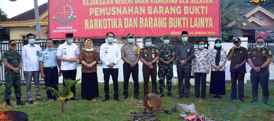 KEJAKSAAN NEGERI OKU SELATAN MUSNAHKAN BARANG BUKTI NARKOTIKA DAN BARANG BUKTI LAINNYA