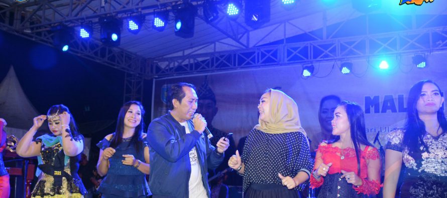 MALAM HIBURAN RAKYAT DALAM RANGKA PERINGATAN HUT KE-15 KABUPATEN OKU SELATAN TAMPILKAN BERBAGAI KESENIAN RAKYAT TRADISIONAL