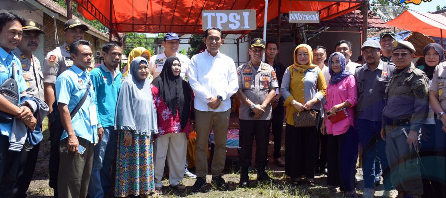 BUPATI OKU SELATAN SALURKAN HAK PILIHNYA, PELAKSANAAN PEMILU DI OKU SELATAN BERJALAN LANCAR