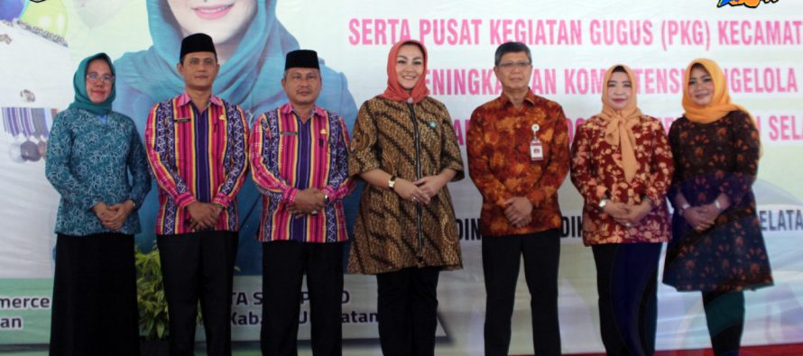 BP-PAUD DIKMAS SUMSEL TEKEN MOU DENGAN DIKNAS OKU SELATAN DAN PKK OKU SELATAN, DALAM KEGIATAN  FORUM DISKUSI BUNDA PAUD, YANG DIGELAR OLEH DIKNAS OKU SELATAN BERSAMA POKJA II TP PKK OKU SELATAN