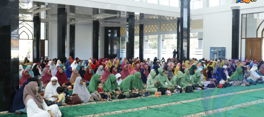 MAJELIS TAQLIM AR-RAUDHAH GELAR PENGAJIAN AKBAR DALAM RANGKA MENYAMBUT BULAN SUCI RAMADHAN 1440 H