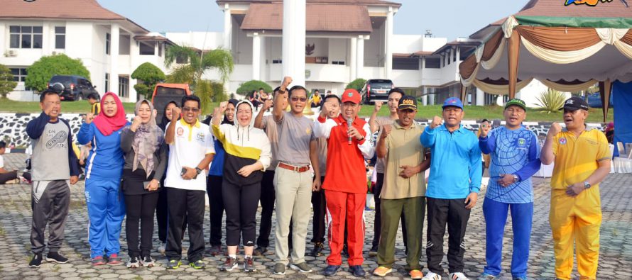 SENAM SEHAT BERSAMA DI LAPANGAN PEMKAB OKU SELATAN, SEKALIGUS DEKLARASI INDONESIA CINTA DAMAI