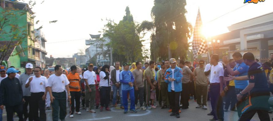 GERAK JALAN SANTAI DAN FESTIVAL DAMAI BERSAMA TNI, PEMDA, POLRI SERTA MASYARAKAT DALAM RANGKA MEMPERINGATI HUT BHAYANGKARA KE-73