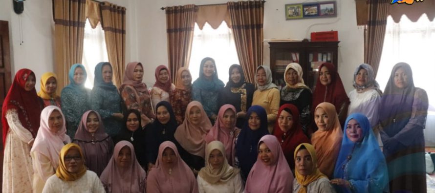 MEMPERERAT TALI SILATURAHMI, DWP KABUPATEN OKU SELATAN GELAR HALAL BIHALAL