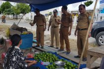 KADIS KOPRINDAG OKU SELATAN DAN CAMAT BANDING AGUNG  HIMBAU PEDAGANG UNTUK TIDAK AJI MUMPUNG SELAMA PELAKSANAAN FDR BERLANGSUNG