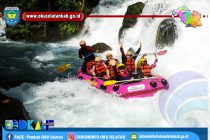 KUNJUNGI DANAU RANAU, KETUA BHAYANGKARI POLDA SUMSEL KAGUM AKAN KEINDAHAN DANAU RANAU