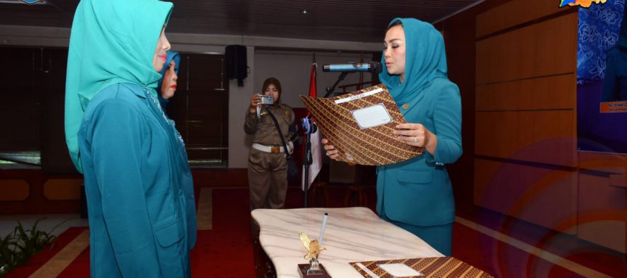 KETUA TP PKK KABUPATEN OKU SELATAN LANTIK KETUA TP PKK KECAMATAN BUANA PEMACA DAN KECAMATAN SIMPANG