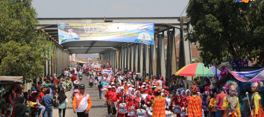 MERIAH, RIBUAN MASYARAKAT OKU SELATAN SAKSIKAN PAWAI PEMBANGUNAN HUT KE-74 KEMERDEKAAN RI TAHUN 2019