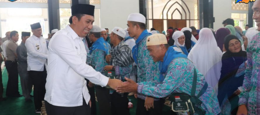 BUPATI DAN WAKIL BUPATI OKU SELATAN SAMBUT 67 JAMA’AH HAJI OKU SELATAN MUSIM HAJI 1440 H/2019 M