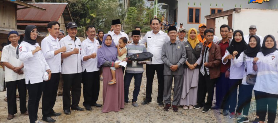 BUPATI DAN WAKIL BUPATI OKU SELATAN KUNJUNGI KORBAN BENCANA KEBAKARAN DI TIGA KECAMATAN