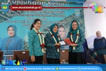 KUNJUNGAN KERJA KETUA DAN WAKIL KETUA TP PKK PROVINSI SUMSEL BESERTA ANGGOTA DALAM RANGKA EVALUASI DAN PENILAIAN 10 PROGRAM POKOK PKK, PENYULUHAN NARKOBA DAN PEMBINAAN UP2K
