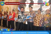 BUPATI OKU SELATAN RAIH PENGHARGAAN “THE BEST LEADER LOCAL WISDOM” PADA AJANG KOMPAS GRAMEDIA AWARD 2019