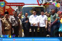 BUPATI DAN WAKIL BUPATI OKU SELATAN BERIKAN BANTUAN SATU UNIT TRUK SAMPAH, 7000 BIBIT IKAN NILA DAN 3000 BIBIT IKAN PATIN DALAM KUNJUNGAN KERJA DI BUMI SEMENDE SERUNTING SAKTI