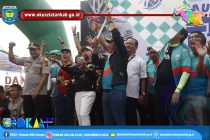 DIDAMPINGI BUPATI OKU SELATAN, GUBERNUR SUMSEL HERMAN DERU LEPAS LANGSUNG RATUSAN PESERTA SRIWIJAYA RANAU GRAN FONDO TAHUN 2019