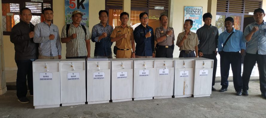 DINAS PMPD KABUPATEN OKU SELATAN DISTRIBUSIKAN LOGISTIK PILKADES KE 19 KECAMATAN