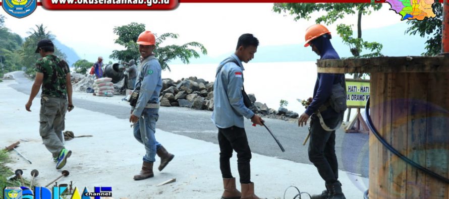 OPTIMALKAN PEMBANGUNAN INFRASTRUKTUR DI KAWASAN WISATA DANAU RANAU, BUPATI OKU SELATAN MENGINSTRUKSIKAN MANAGER PLN RAYON MUARADUA BANGUN INFRASTRUKTUR JARINGAN LISTRIK
