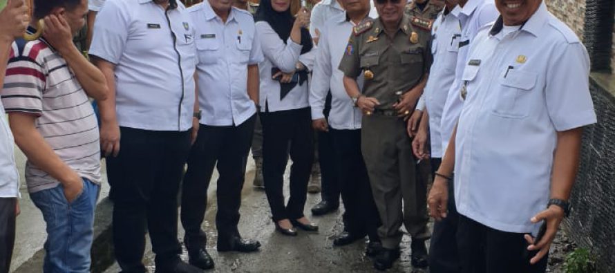 STOP BAB DIBANTARAN SUNGAI, TIM KERJA STOP BAB SEMBARANGAN PEMKAB OKU SELATAN TINJAU LANGSUNG LOKASI PEMBANGUNAN JAMBAN UMUM DI TANGSI BUMI AGUNG