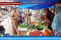 PEMERINTAH DAERAH KECAMATAN BANDING AGUNG MEMANTAU HARGA SEMABAKO, RUMAH MAKAN DAN LESEHAN MENJALANG TAHUN BARU 2020