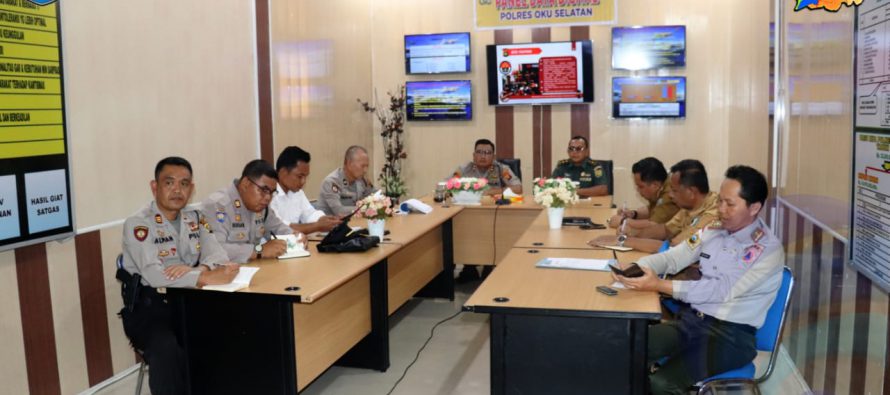 POLRES OKU SELATAN BERSAMA PEMKAB OKU SELATAN IKUTI VIDEO CONFERENCE MEMBAHAS PERKEMBANGAN SITUASI BENCANA ALAM DAN KESIAPSIAGAAN KEWILAYAHAN DALAM MENANGANI BENCANA ALAM