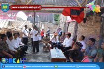 BUPATI DAN WAKIL BUPATI OKU SELATAN KUNJUNGI KORBAN BENCANA KEBAKARAN DI KAMPUNG SERDANG KELURAHAN BUMI AGUNG KECAMATAN MUARADUA.