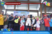 RIBUAN PESERTA IKUTI JALAN SEHAT DAN SENAM BERSAMA DALAM RANGKA HUT KE-16 KABUPATEN OKU SELATAN