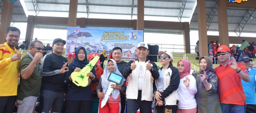 RIBUAN PESERTA IKUTI JALAN SEHAT DAN SENAM BERSAMA DALAM RANGKA HUT KE-16 KABUPATEN OKU SELATAN