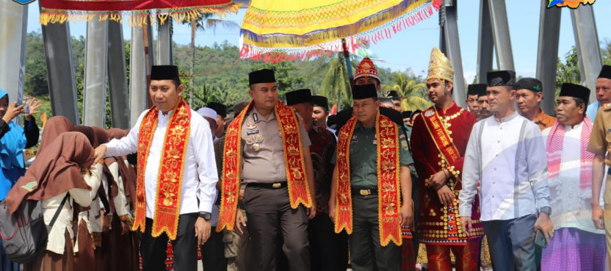 BUPATI OKU SELATAN SILATURAHMI BERSAMA MASYARAKAT DESA SUKAJAYA KECAMATAN WARKUK RANAU SELATAN DAN PEMBINAAN MAJELIS TAKLIM TINGKAT KABUPATEN OKU SELATAN