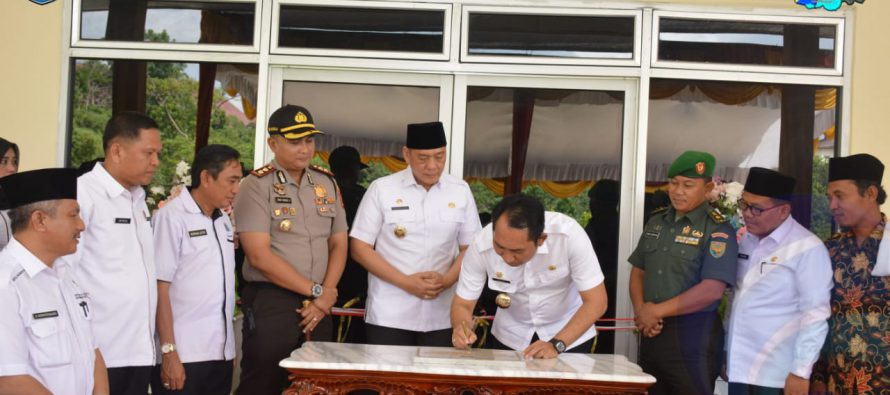 BUPATI OKU SELATAN RESMIKAN PENGGUNAAN GEDUNG BARU DINAS PENANAMAN MODAL DAN PELAYANAN TERPADU SATU PINTU KABUPATEN OKU SELATAN
