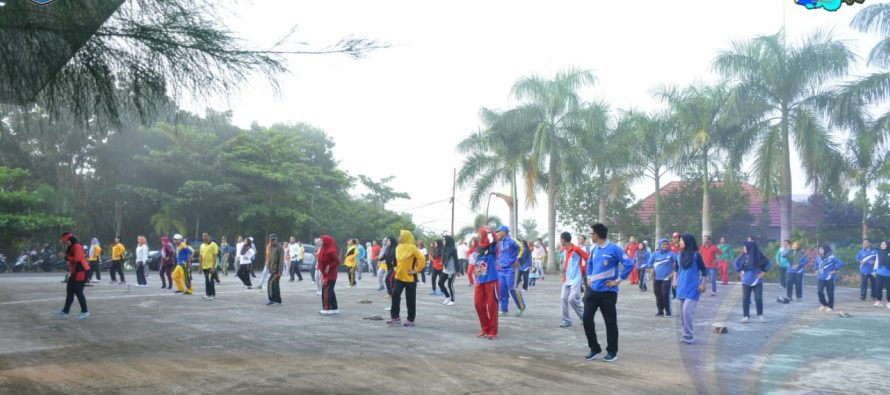 DINAS SOSIAL DAN DINAS KETENAGAKERJAAN DAN TRANSMIGRASI KABUPATEN OKU SELATAN GELAR SENAM SEHAT BERSAMA DI HALAMAN GEDUNG DEWAN KESENIAN PEMKAB OKU SELATAN