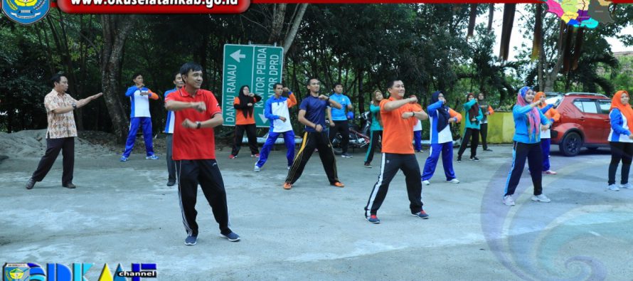 ERATKAN SILATURAHMI DISKOMINFO OKU SELATAN GELAR SENAM SEHAT BERSAMA