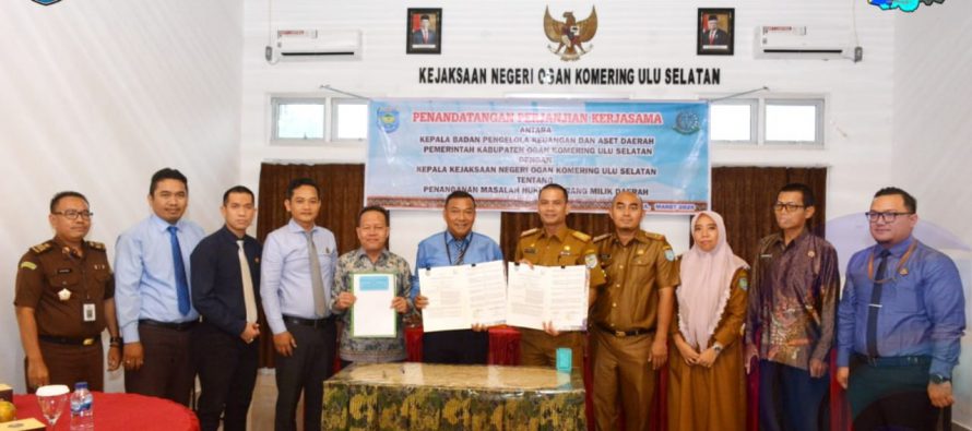 PEMERINTAH KABUPATEN OKU SELATAN GELAR RAPAT PENANDATANGAN PERJANJIAN KERJA SAMA ANTARA BPKAD DENGAN KEJAKSAAN NEGERI OKU SELATAN TENTANG PENANGANAN MASALA HUKUM BARANG MILIK DAERAH