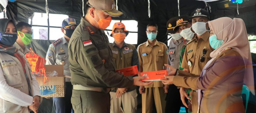 WAKIL BUPATI OKU SELATAN KUNJUNGI POSKO-POSKO PERBATASAN DAERAH DALAM PENCEGAHAN MAUPUN PENANGANAN COVID-19 DENGAN MENGAPRESIASI PENUH SELURUH KINERJA, KERJA KERAS BERSAMA DI TIAP MASING-MASING POSKO KECAMATAN/DESA