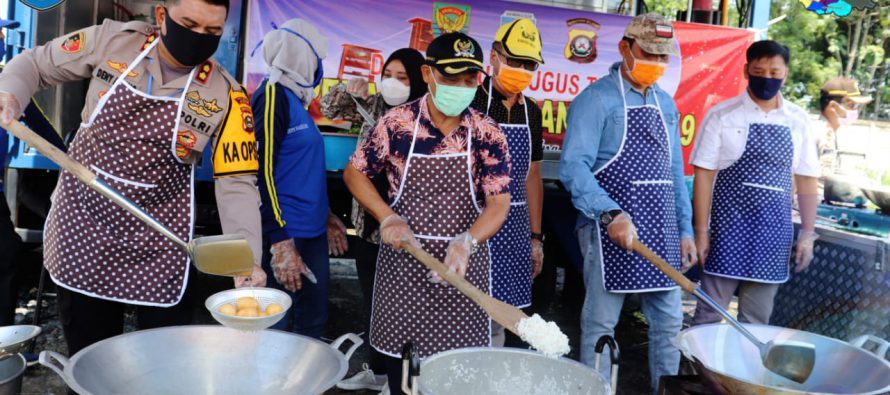 PEMERINTAH KABUPATEN OKU SELATAN GELAR KEGIATAN DAPUR UMUM DALAM UPAYA MENGATASI DAMPAK EKONOMI MASYARAKAT DARI COVID-19 DIWILAYAH KECAMATAN MUARADUA DAN SEKITARNYA