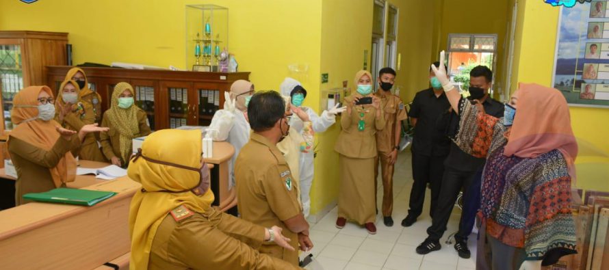 SUPORT TENAGA MEDIS LAWAN COVID-19, KETUA TP PKK KABUPATEN OKU SELATAN SAMBANGI LANGSUNG RSUD MUARADUA