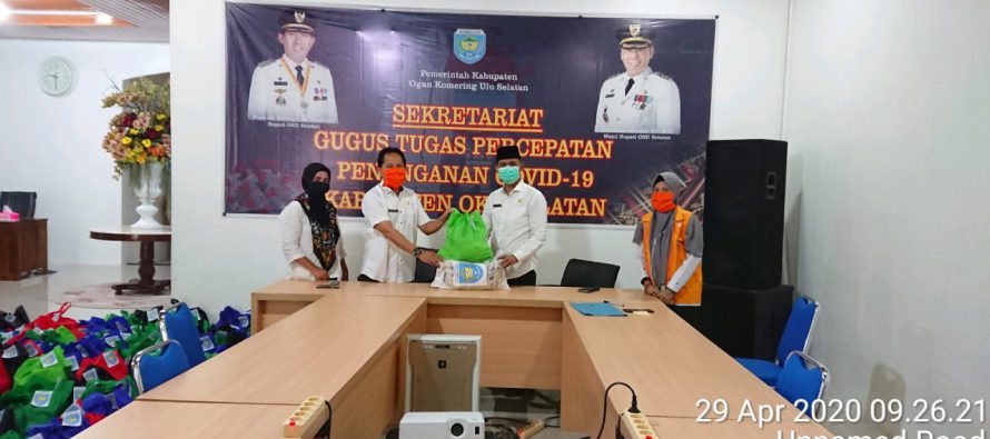 GUGUS TUGAS PERCEPATAN PENANGANAN COVID-19 KAB OKU SELATAN SERAHKAN BANTUAN 500 PAKET SEMBAKO KEPADA DINAS PENDIDIKAN KAB OKU SELATAN, SUMBER DANA DARI PARTISIPASI DONASI  PENANGGULANGAN DAMPAK COVID -19  KAB OKU SELATAN