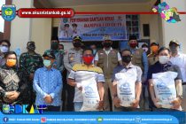 BUPATI DAN WAKIL BUPATI OKU SELATAN SERAHKAN BANTUAN JARING PENGAMAN SOSIAL  UNTUK MASYARAKAT YANG TERKENA DAMPAK COVID-19 DIKABUPATEN OKU SELATAN