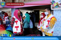 KETUA PMI OKU SELATAN TURUN LANGSUNG BAGIKAN PAKET BANTUAN KEPADA WARGA KISAU DAN DILANJUTKAN KEWILAYAH KECAMATAN SIMPANG DAN SEKITARNYA YANG TERDAMPAK BANJIR