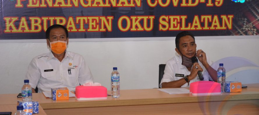 SEKERTARIS DAERAH KABUPATEN OKU SELATAN PIMPIN RAPAT TENTANG PELAKSANAAN ADAPTASI KEBIASAAN BARU ATAU NEW NORMAL DALAM RANGKA PENANGANAN COVID-19 DI OKU SELATAN DAN SEKERTARIS DAERAH MENINJAU BEBERAPA DINAS UNTUK MELIHAT KEDISIPLINAN PARA ASN DENGAN MENERAPKAN NEW NORMAL DI TEMPAT KERJA