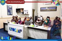 SEKERTARIS DAERAH OKU SELATAN HADIRI EXIT BRIEFING BPK RI ATAS PEMERIKSAAN LAPORAN KEUANGAN TAHUN ANGGARAN 2019 MELALUI VIDEO CONFERENCE