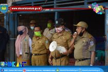 PEMERINTAH KABUPATEN OKU SELATAN GELAR KEGIATAN PENYEMPROTAN DISINFEKTAN DI PASAR TRADISIONAL KECAMATAN SIMPANG