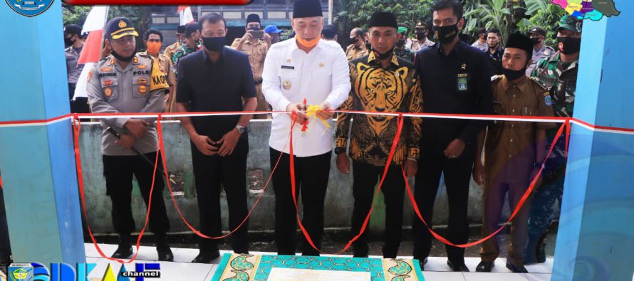 KUNJUNGAN KERJA KE DESA SUGIHWARAS, WAKIL BUPATI OKU SELATAN RESMIKAN MASJID NURUL IMAN DAN LAKUKAN PELETAKAN BATU PERTAMA PEMBANGUNAN BALAI DESA