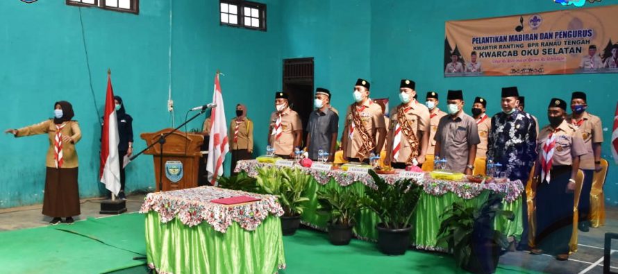 BUPATI DAN WAKIL BUPATI OKU SELATAN MELANTIK LANGSUNG KEMABIRAN DAN KWARRAN KECAMATAN BPRRT DAN KECAMATAN WARKUK RANAU SELATAN