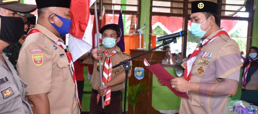 BUPATI DAN WAKIL BUPATI OKU SELATAN MELANTIK SECARA LANGSUNG PENGURUS MAJELIS PEMBIMBING RANTING DAN KWARTIR RANTING GERAKAN PRAMUKA KECAMATAN SIMPANG MARTAPURA DAN KECAMATAN BUANA PEMACA