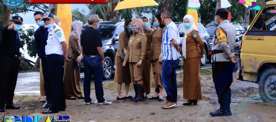 PJS. BUPATI OKU SELATAN TURUN LANGSUNG KE KELAPANGAN UNTUK  MELIHAT PERSIAPAN PENYAMBUTAN KUNJUNGAN KERJA GUBERNUR SUM- SEL KE KABUPATEN OKU SELATAN