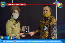 PJS. BUPATI OKU SELATAN TERIMA LANGSUNG PIAGAM WTP DARI PEMERINTAH ATAS PENCAPAIAN OPINI PEMERIKSAAN BPK  TERTINGGI, OPINI WTP TERHADAP LKPD KAB. OKU SELATAN TAHUN 2019